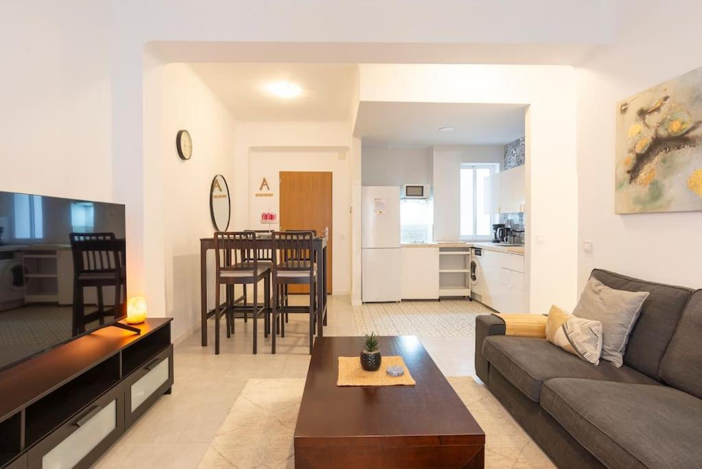 3 Bedroom Flat In Historic Centre مالقة المظهر الخارجي الصورة